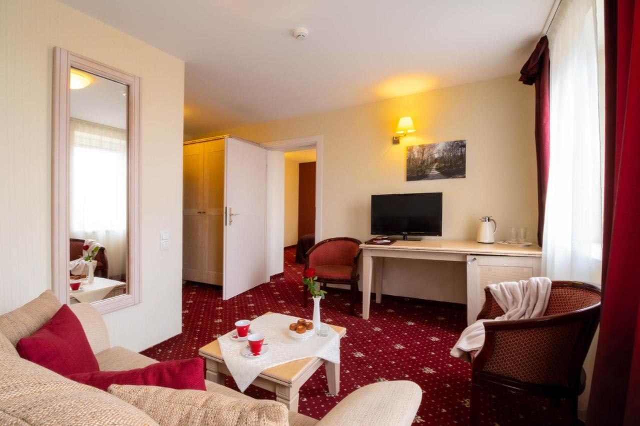 Hotel Pajurio Vieskelis Klaipėda Exteriör bild